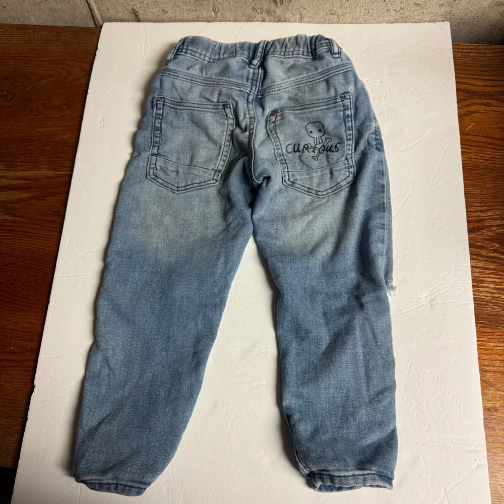 H&M Relaxed Tapered Leg Denim Jeans Distressed‎ Graphics Kids Size 3-4Y